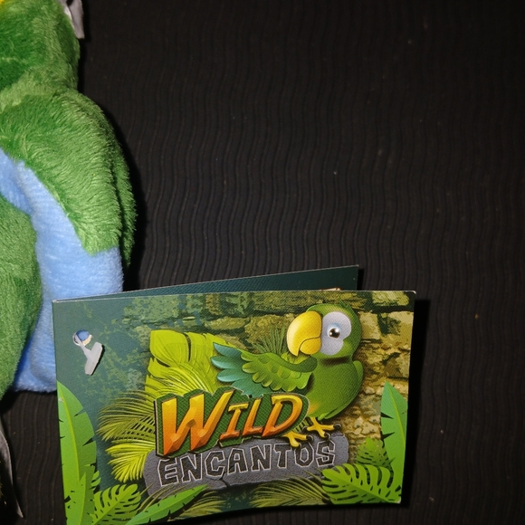 Endangered Puerto Rican Parrot Plush Toy - talks - Picture 3 of 5